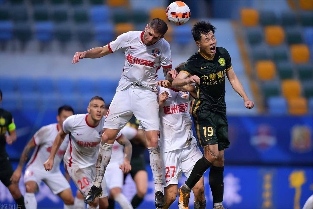  穆古鲁扎迎来七赛季高光表现，勇士球迷沸腾！
